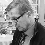 Sähkölaitteet: Kari Mölsä                               